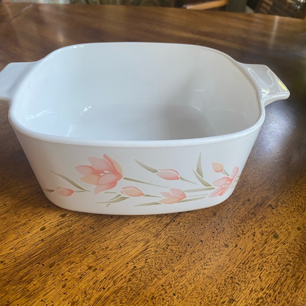 Corningware 1 1/2 Qt Peach Floral Bakeware Dish